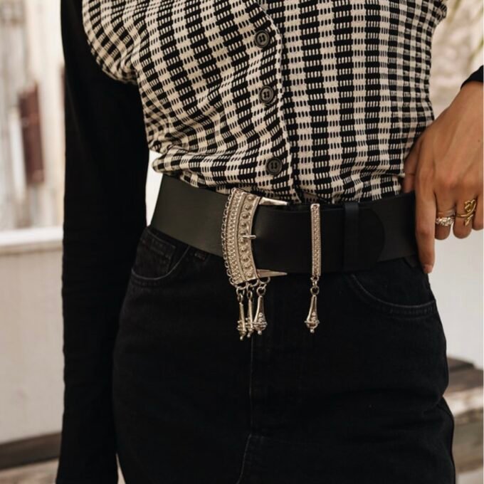 "Tamborine" leather belt