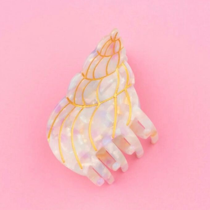 SHELL HAIR CLAW