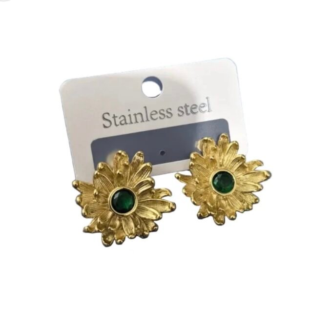 Earrings gilded steel petals with green stone