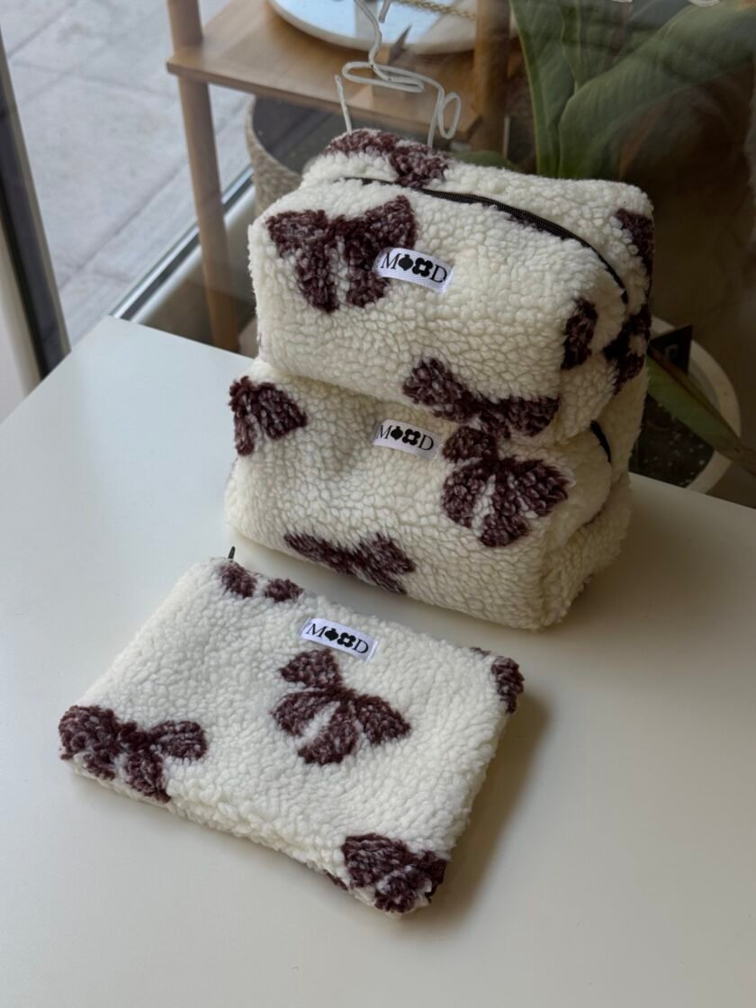 White Bow Mini Pouch - Image 2