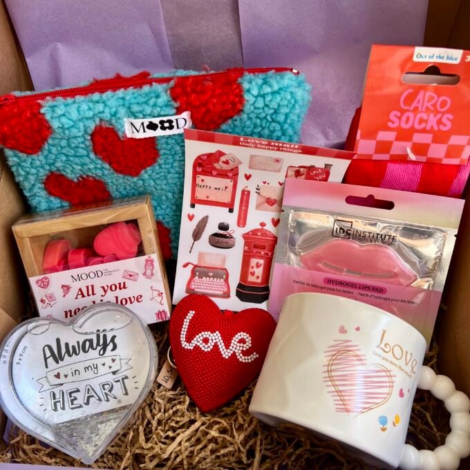 Love &  Cozy Gift Box